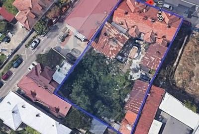 Casa / Vila cu 10 camere de vanzare in zona 1 Mai - 4