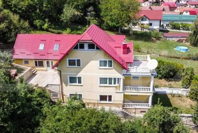 Casă cu 8 camere cu Teren 1800 Mp în Central - 6