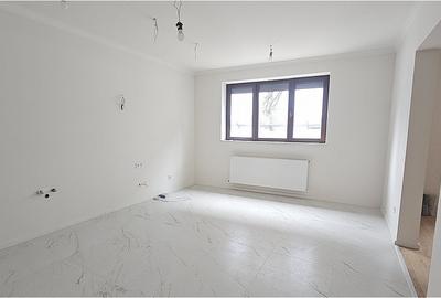 Casă individuală cu 4 camere cu Canalizare în Central - 2