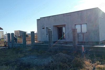 Vand casa semifinisata in Cihei. - 1