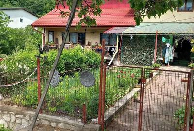 Casă cu 6 camere cu Teren 4000 Mp în Central