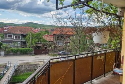 Apartament cu 4 camere semidecomandat în Central - 8