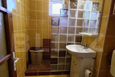 Apartament cu 3 camere ?i living in suprafa?a de 65 mp - 9