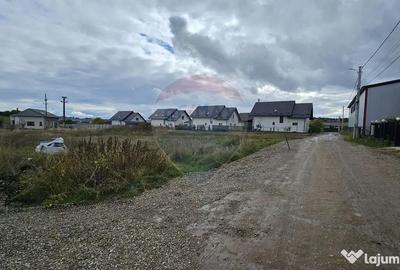 Teren de 720 mp, în Lisaura - 8