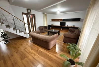 Casă cu 4 camere în Central - 4