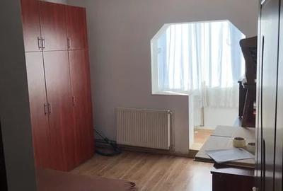 Apartament cu 3 camere decomandat în Dârste - 2