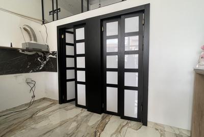 Spațiu comercial, de 50 mp, în Central - 8