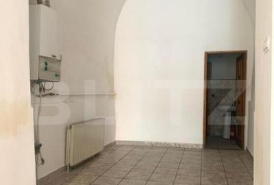 Spațiu comercial, de 60 mp, în Central