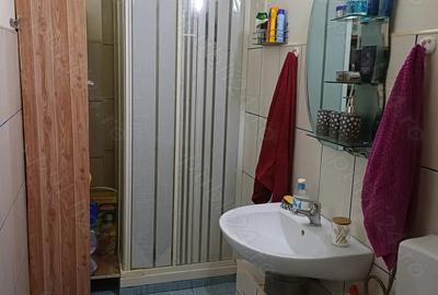 Apartament cu 4 camere decomandat în Vitrometan - 11