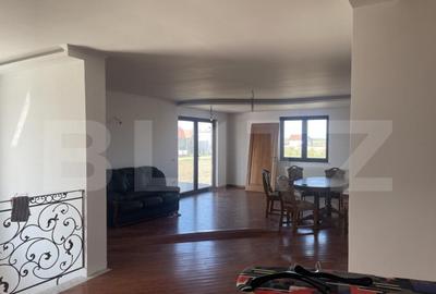 Casă cu 7 camere cu Teren 1300 Mp în Central - 3