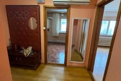 Apartament cu 4 camere decomandat în Inel II
