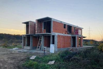 Duplex cu 4 camere cu Canalizare în Dumbrăvița - 4