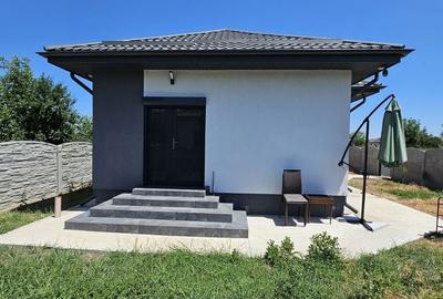 Casă cu 3 camere în Clinceni