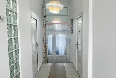 Casa / Spatiu comercial cu 6 camere de inchiriat in zona centrala Casa / Spatiu comercial cu 6 camere de inchiriat in zona centrala - 9