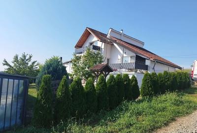 Vila de vanzare .suprafata utila totala 670 mp,in Sura  Mare - 1