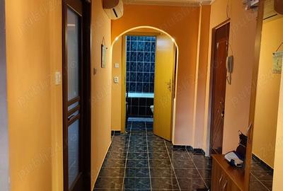 Apartament decomandat 2 camere 60 mp sector 6 - 1