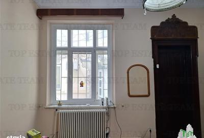 Casă cu 4 camere în Nicolae Bălcescu - 2