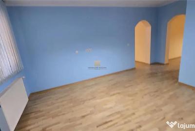 Spațiu comercial, de 65 mp, în Central - 4
