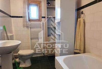 Apartament cu 4 camere semidecomandat, mobilat în Buziașului