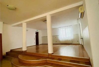 Casă cu Teren 1923 Mp în Ghencea - 2