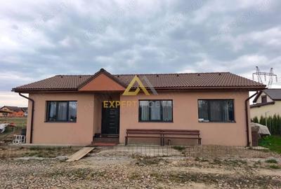 Casă cu Teren 500 Mp în Cătălina - 10