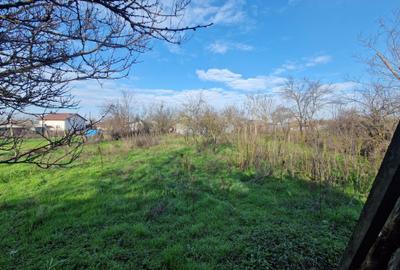 Teren de 1267 mp, în Titan - 2