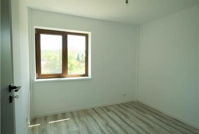 Casă cu 4 camere cu Teren 524 Mp în Mărgineni - 2