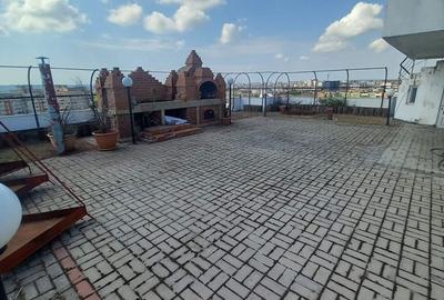 Apartament cu 4 camere decomandat în Exterior Vest