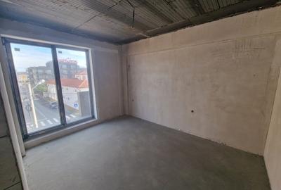 Bloc cu 9 apartamente de 2 camere pe malul mării - 4