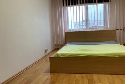 Apt 3cam renovat  69mp, dotat cu  CT, AC , an 1985  etaj 7/8, mobilat - 8