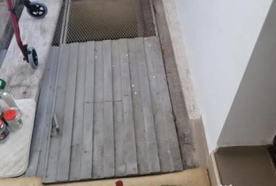 Casă cu 4 camere cu Canalizare în CET