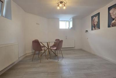 Casă cu 4 camere cu Teren 30 Mp în Centrul Civic - 1