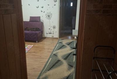 Apartament cu 3 camere semidecomandat în Dacia - 1