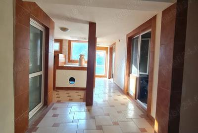 Casă cu 6 camere cu Canalizare în Vest - 2