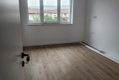 Apartament cu 3 camere, 60 mp,terasa, zona  Porii - 4