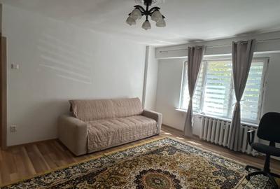 Garsonieră decomandată în Virtuții