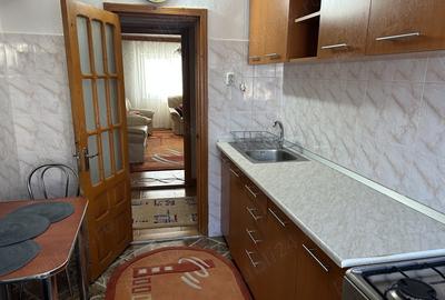 Apartament cu 3 camere decomandat în Dorohoi - 2