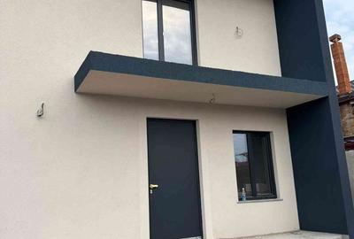 Casă cu 4 camere cu Teren 300 Mp în Eforie - 2