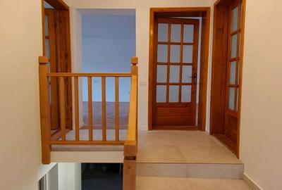 Casă cu 4 camere decomandat cu Teren 500 Mp în Noua - 4