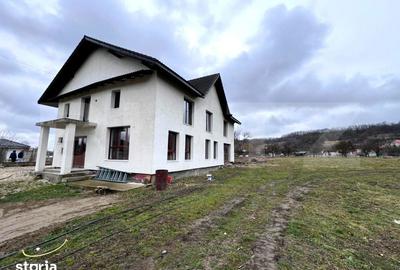 Casă cu Teren 3730 Mp în Stremț - 6
