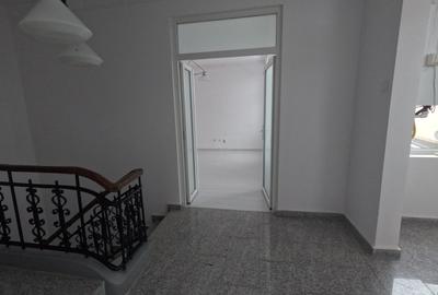 Casă individuală cu 9 camere cu Teren 215 Mp în Eminescu - 17