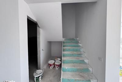 Casă cu 4 camere în Central - 1