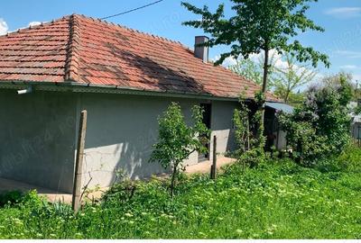 Casă cu 4 camere cu Teren 2020 Mp în Huși - 5
