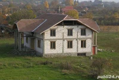 Vand Casa cu 2151 m2 in Paulis - 1