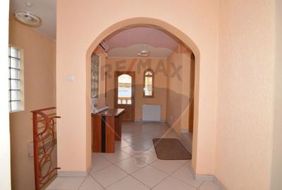 Casa / Vila cu 14 camere de vanzare in zona Centrala - 20