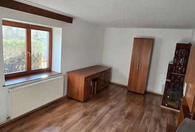 Casă cu 1 camere cu Teren 400 Mp în Central - 1