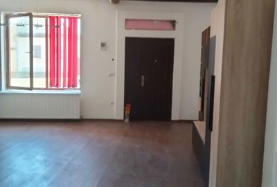 Casă cu 2 camere în Central - 4