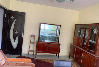 De vanzare apartament 3 camere semidecomandat, et1 4, zona centrala , Slobozia, Jud Ialomi?a - 5