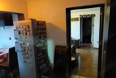 Vand apartament 3 camere zona Crang - 1