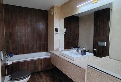 Apartament cu 3 camere în Central - 1